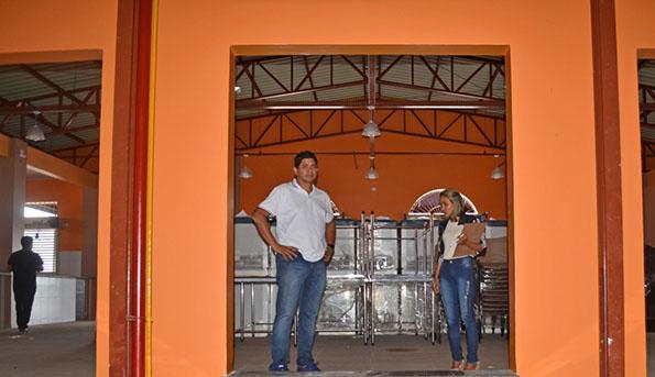 Em vistoria, prefeito anuncia reinauguração do Mercado Municipal para maio