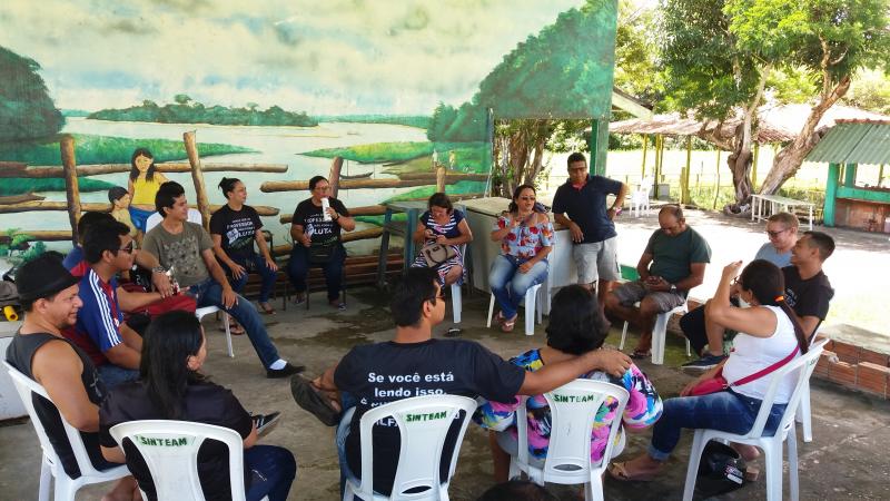 Profissionais da educação da rede estadual permanecem em greve e espera resposta do governador