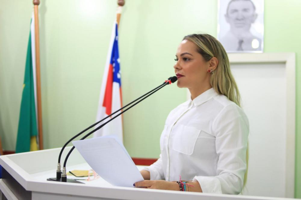 Parintins perde recursos do muro de arrimo por incompetência do prefeito, afirma Nêga Alencar Parintins perde recursos do muro de arrimo por incompetência do prefeito, afirma Nêga Alencar