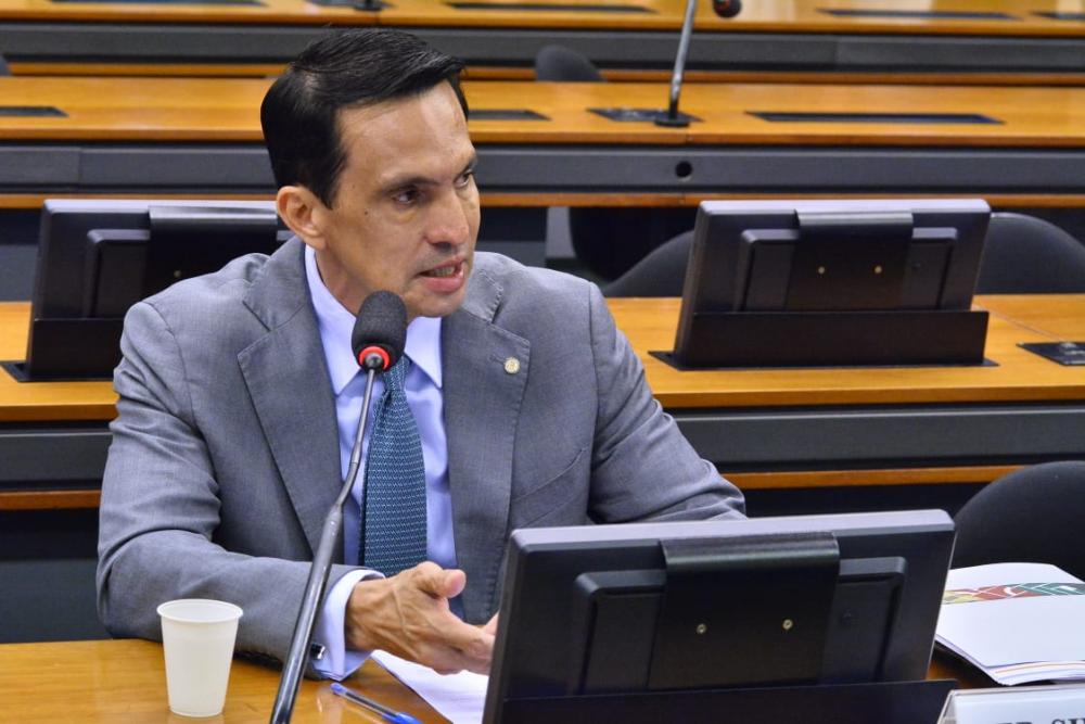 Sidney Leite busca garantir um melhor serviço de telefonia e internet no Amazonas Sidney Leite busca garantir um melhor serviço de telefonia e internet no Amazonas