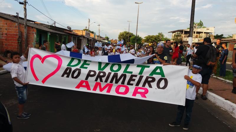 Marcha para Jesus arrasta milhares de pessoas pelas ruas de Parintins