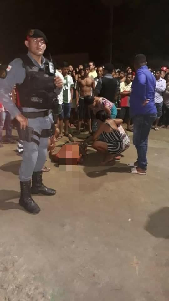 Homem é assassinado a tiros em Parintins Homem é assassinado a tiros em Parintins