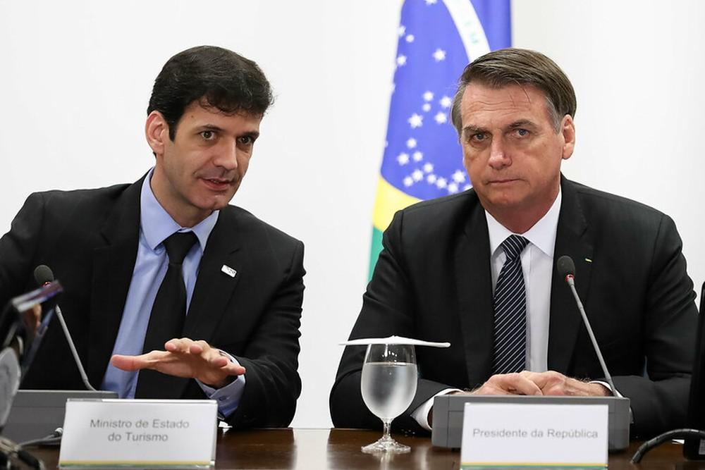 Bolsonaro transfere Secretaria de Cultura para Ministério do Turismo Bolsonaro transfere Secretaria de Cultura para Ministério do Turismo