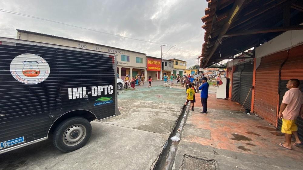 Homem se finge de morto e sobrevive a tentativa de execução em praça de Manaus Homem se finge de morto e sobrevive a tentativa de execução em praça de Manaus