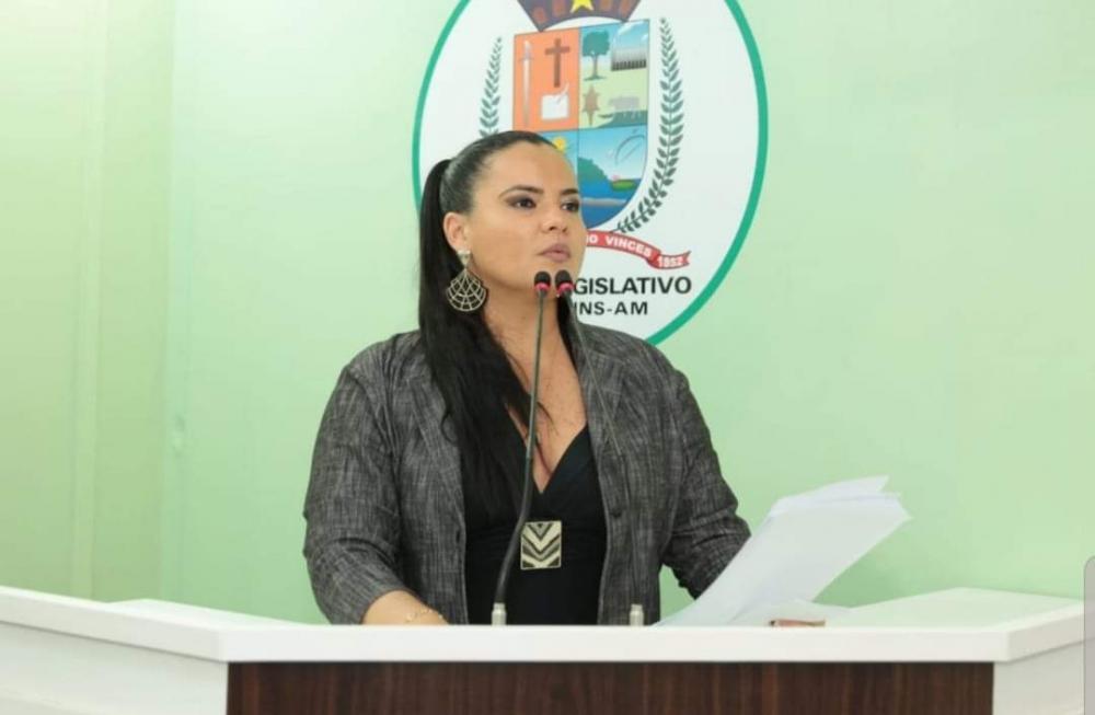Vanessa Gonçalves recebe medalha de maior honraria do Legislativo Municipal Vanessa Gonçalves recebe medalha de maior honraria do Legislativo Municipal