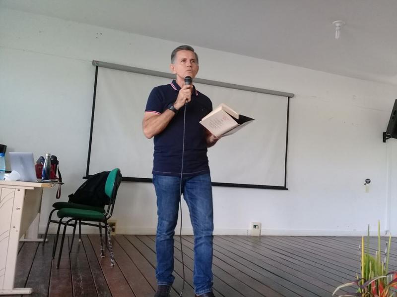Violência indígena é abordada na palestra de Juselino Manso na Ufam, em Parintins