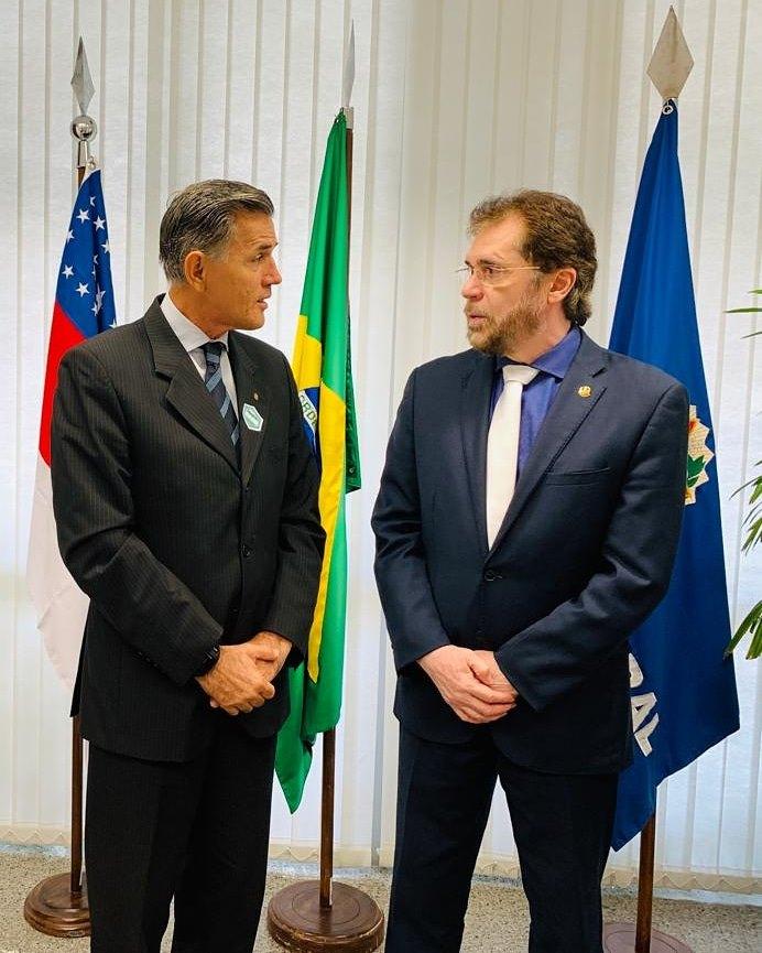 Com articulação de Juscelino, Senador Plínio Valério também entra na luta pela permanência da Feira do Peixe