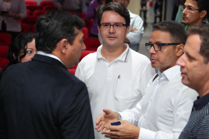 Governador Wilson Lima formaliza gestão compartilhada do Hospital Francisca Mendes