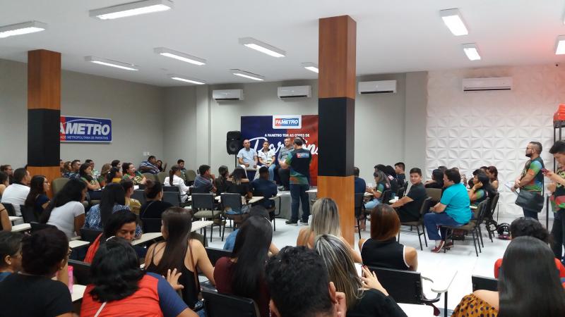 Fametro realiza I Feira Aprendendo a Empreender, em Parintins