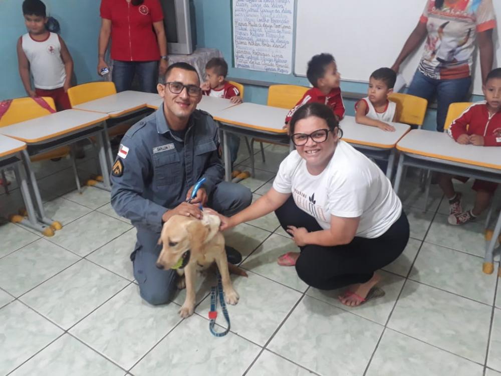 Projeto Canil Setorial do 11° Batalhão visita alunos da Escola Municipal 