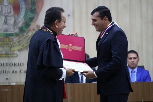 Wilson Lima recebe medalha do mérito judiciário e destaca parceria entre poderes para desenvolver o Amazonas