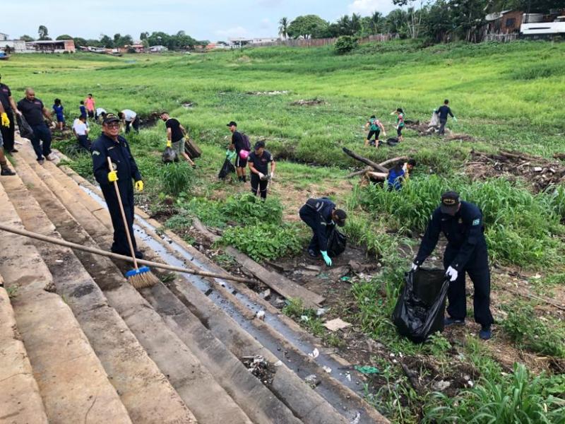 Semana da Marinha encerra com ação ambiental na Lagoa da Francesa