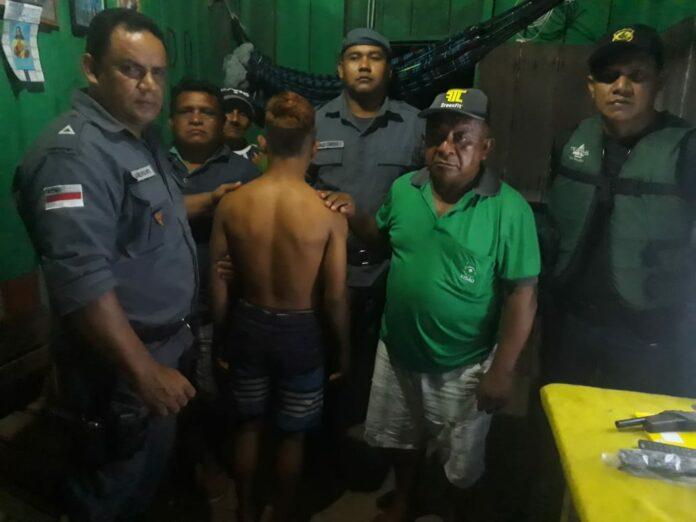 Polícias Civil e Militar apreende menor que matou tio com golpe de terçado em Barreirinha