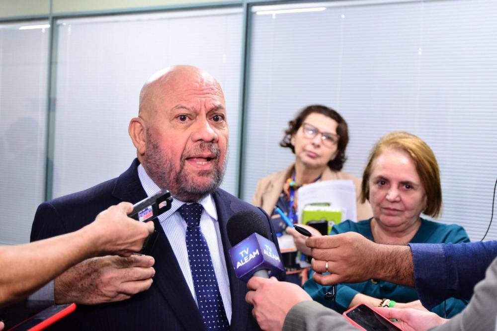 Amazonas vai pagar abono do Fundeb a 30 mil profissionais do magistério