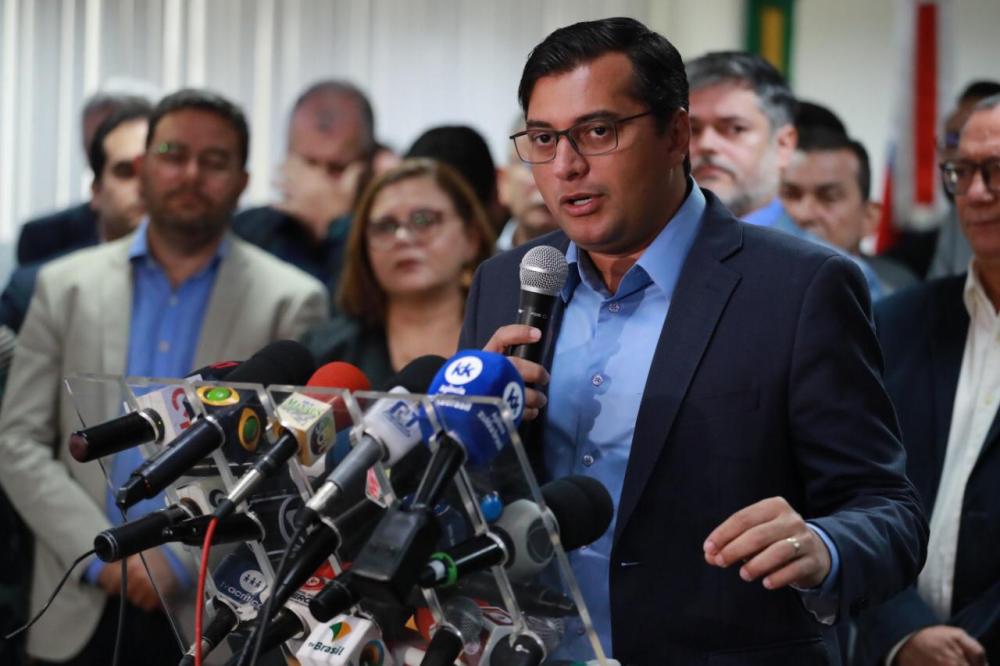 Wilson Lima revoga dispositivo da reforma administrativa que alterou salário de gestores