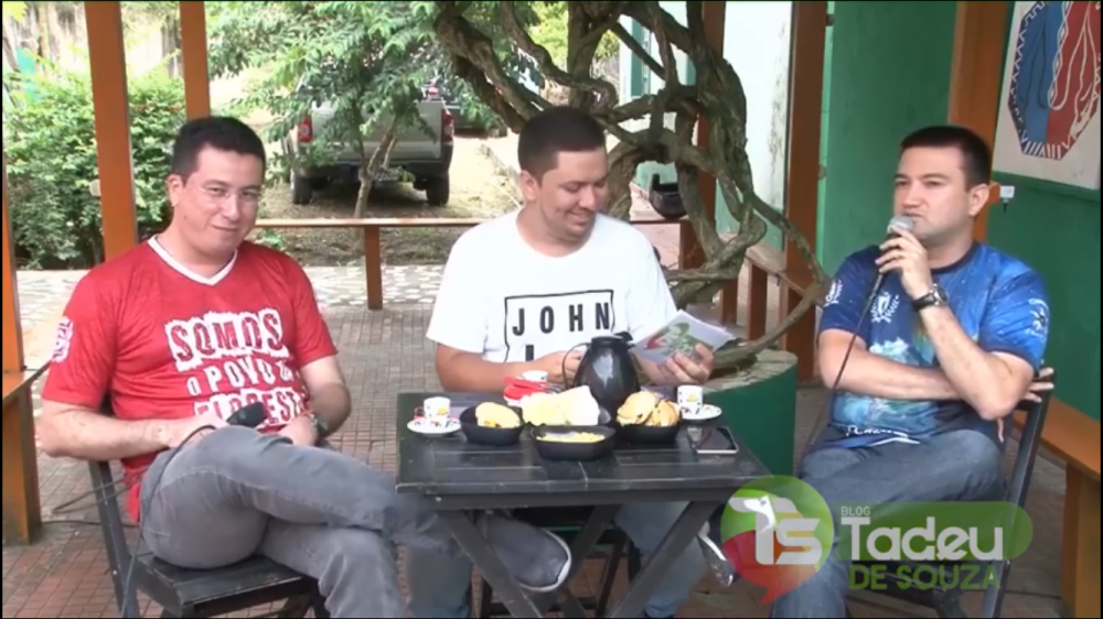 Presidentes de Garantido e Caprichoso trocam alfinetadas em programa ao vivo