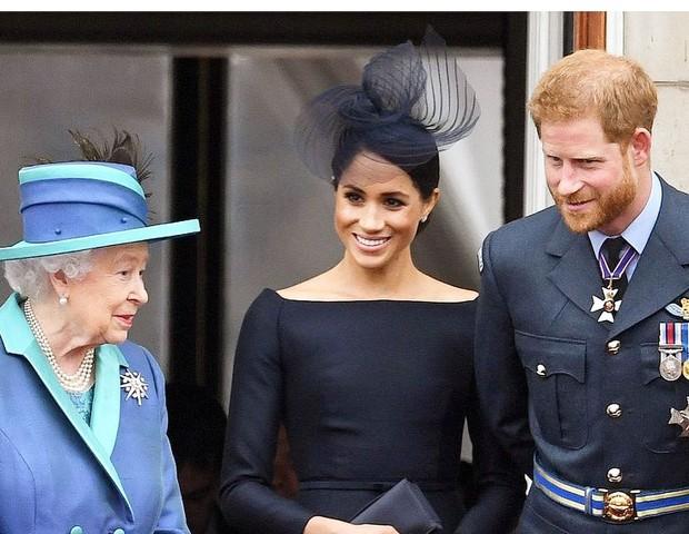 Rainha Elizabeth encontra Harry para debater crise na família real