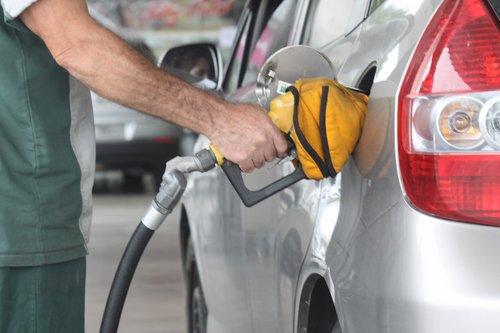 Petrobras anuncia redução de 3% no preço da gasolina e diesel nas refinarias
