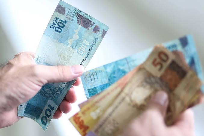 Salário mínimo de R$ 1.045 começa a valer em 1º de fevereiro