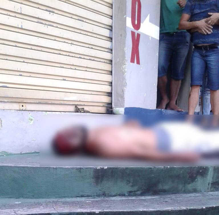 Após cobrar dívida, homem é morto em frente da própria casa