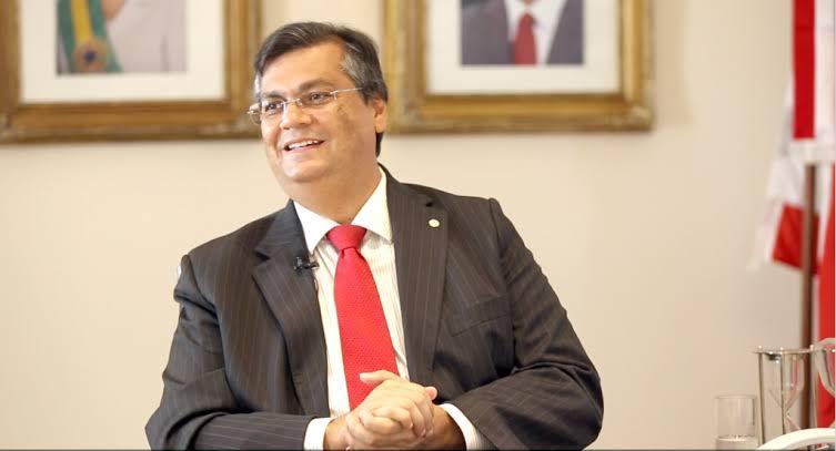 Governador do Maranhão anuncia novo piso salarial de R$ 6,3 mil para professores