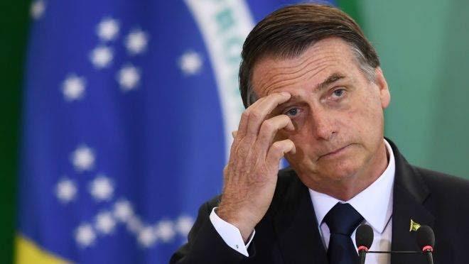 Bolsonaro afirma que pessoa com HIV 'é uma despesa para todos'