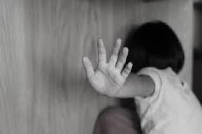 Indígena de 9 anos reza em voz alta, mas é estuprada pelo pai no AM Indígena de 9 anos reza em voz alta, mas é estuprada pelo pai no AM