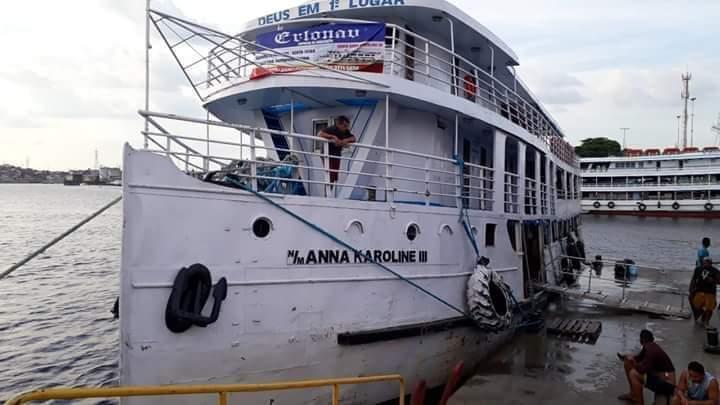 Navio Ana Karoline 3 naufraga no rio Amazonas e várias pessoas estão desaparecidas