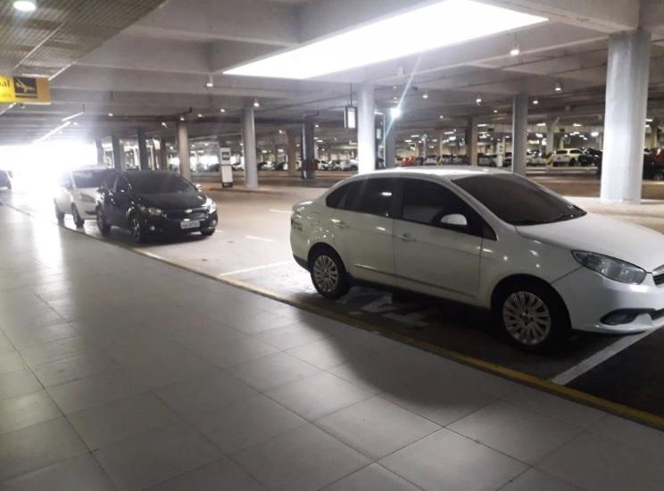 Taxista é baleado dentro do Aeroporto de Manaus após briga por corrida