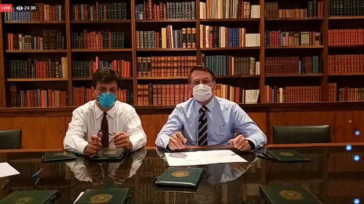 Primeiro exame de Bolsonaro testa positivo para coronavírus
