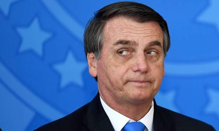Bolsonaro revoga trecho de MP que previa suspensão de contratos de trabalho por 4 meses