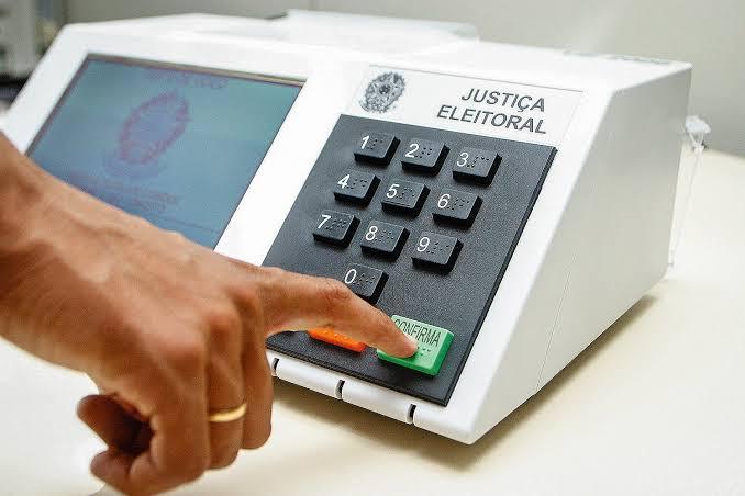 TSE avalia fazer eleições em dezembro, com espaço de 15 dias entre cada turno
