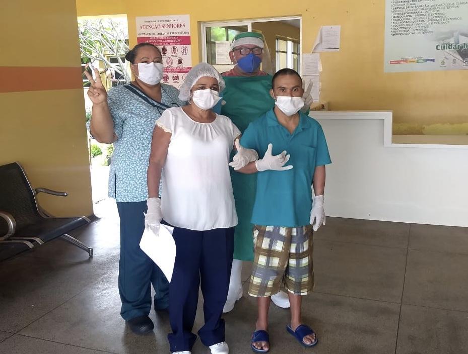 Parintins comemora mais uma alta de paciente com Coronavirus