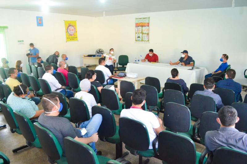 Prefeitura exige organização de filas nos bancos e rigor no toque de recolher em Parintins