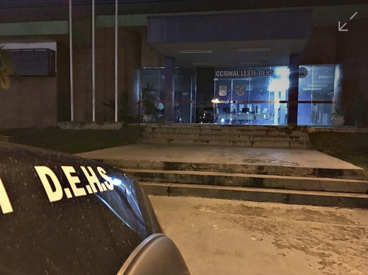 Entregador e pizzaiolo são executados com mais de 20 tiros, e outros cinco jovens ficam feridos durante tiroteio em lanchonete de Manaus