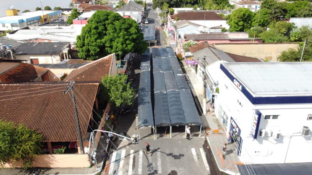 Prefeitura de Parintins monta estrutura para proteger população em filas bancárias   