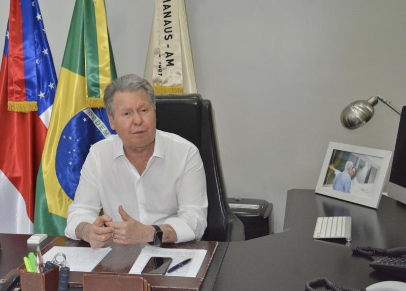 Prefeito de Manaus afirma que 'lockdown' é arriscado e sugere reunião ampla sobre proposta
