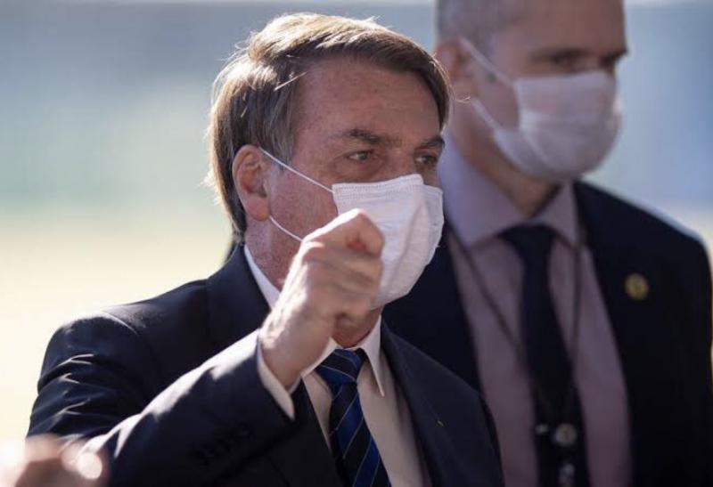 Bolsonaro inclui salão, barbearia e academia como 'atividades essenciais'