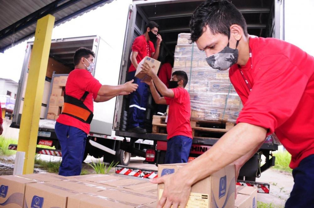 Amazonas inicia distribuição de 223 mil kits do ‘Merenda em Casa’ para municípios do interior