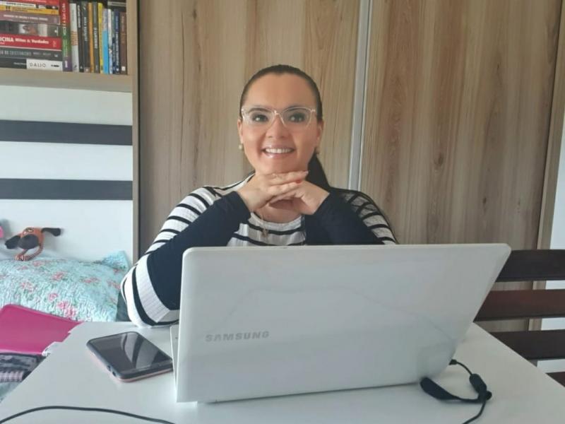 Vanessa Gonçalves faz homenagem a enfermeiros e lamenta feminicídio no Amazonas