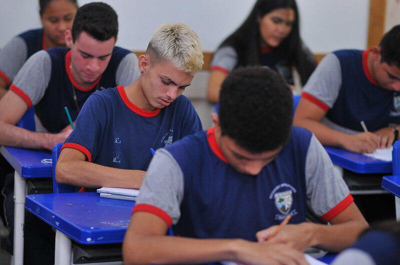 Alunos da rede estadual têm até quarta-feira (27/05) para garantir inscrições no Enem Alunos da rede estadual têm até quarta-feira (27/05) para garantir inscrições no Enem