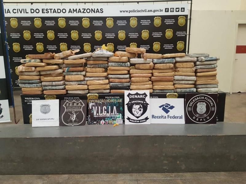 Polícia Civil apreende R$ 500 mil em maconha que vinha de Tefé para Manaus Polícia Civil apreende R$ 500 mil em maconha que vinha de Tefé para Manaus