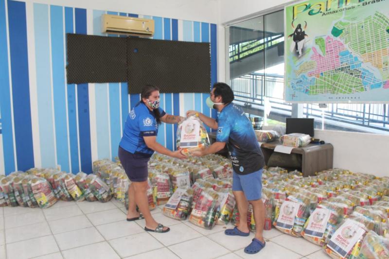 Boi Caprichoso finaliza entrega de mais de 20 toneladas de alimentos arrecadadas em live solidária Boi Caprichoso finaliza entrega de mais de 20 toneladas de alimentos arrecadadas em live solidária
