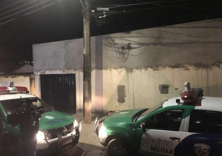 Bandidos invadem casa, matam dois e deixa um ferido em Manaus