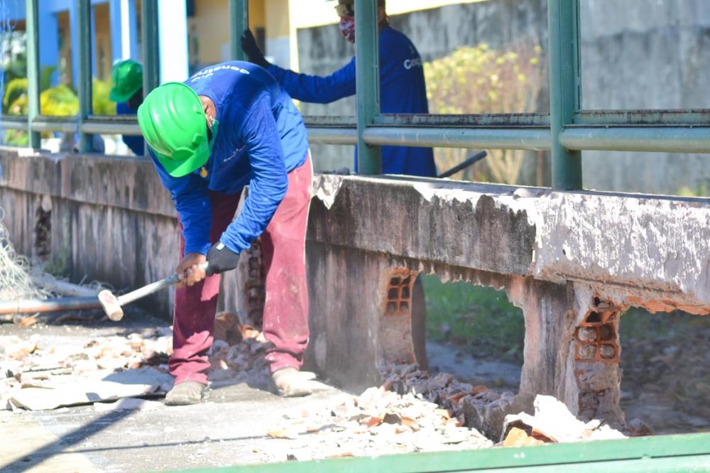 Prefeitura de Parintins inicia construção de ginásio na escola Irmã Cristine Prefeitura de Parintins inicia construção de ginásio na escola Irmã Cristine