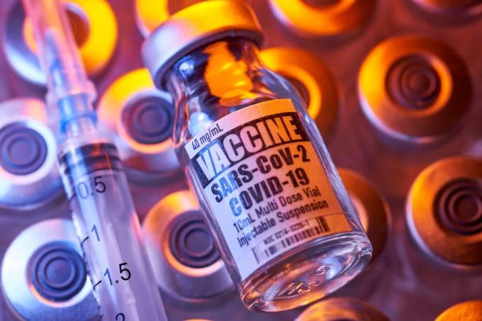 Vacina de Oxford é segura e gerou resposta imune contra Covid-19 Vacina de Oxford é segura e gerou resposta imune contra Covid-19