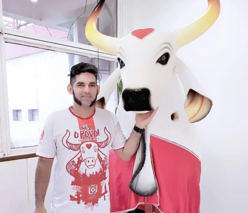 Artista Sorin Sena ganha apoios a sua candidatura à presidência do Boi Garantido