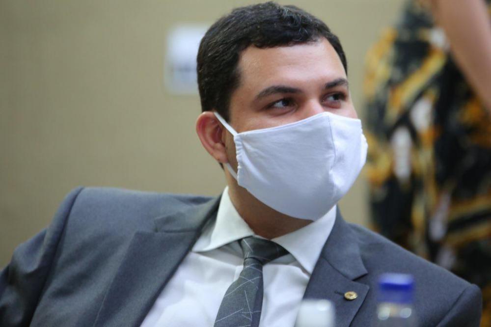 Deputado Saullo Vianna doa mais de 50 mil máscaras para o interior do Amazonas 