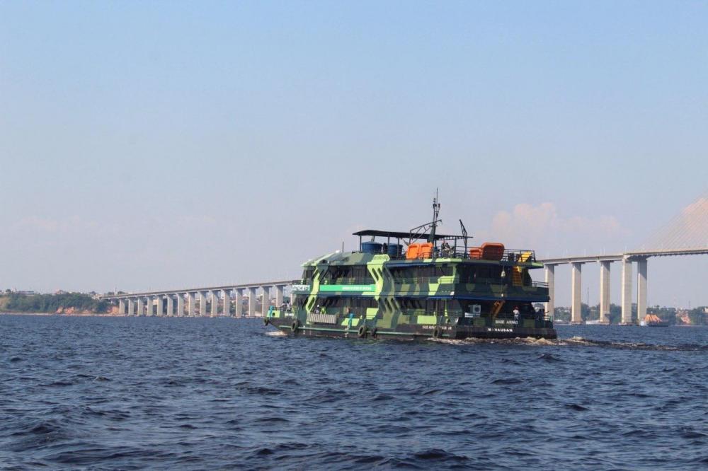 Base Arpão sai de Manaus com destino ao município de Coari