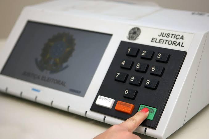 Estudos mostram que 50% dos prefeitos do Amazonas serão reeleitos, diz site